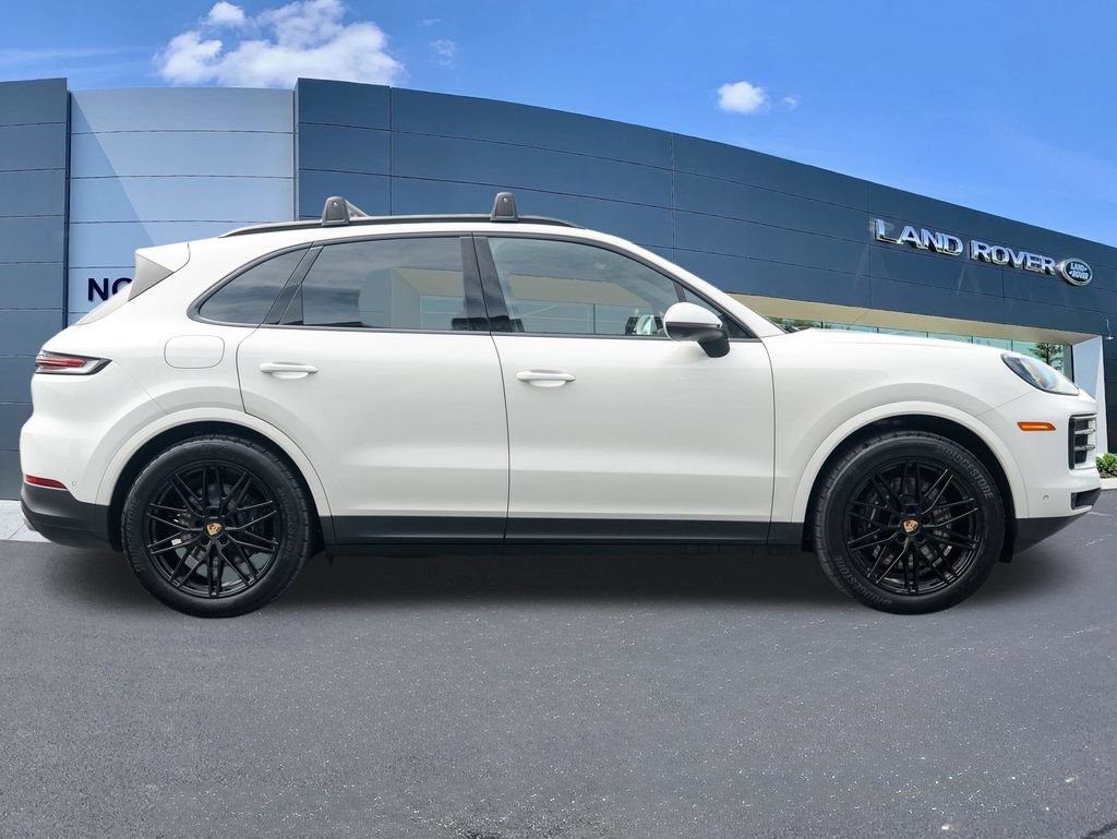 Used 2024 Porsche Cayenne AWD/4WD image 8