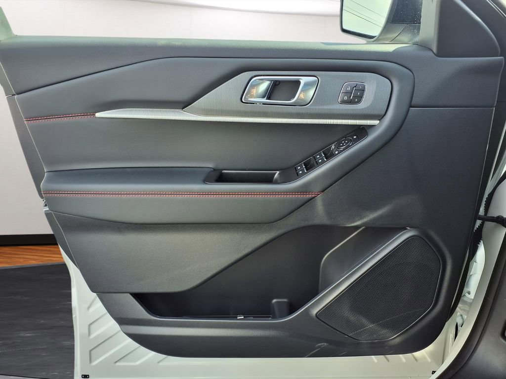 New 2026 Ford Explorer ST-Line w/ ST-Line Street Pack image 16