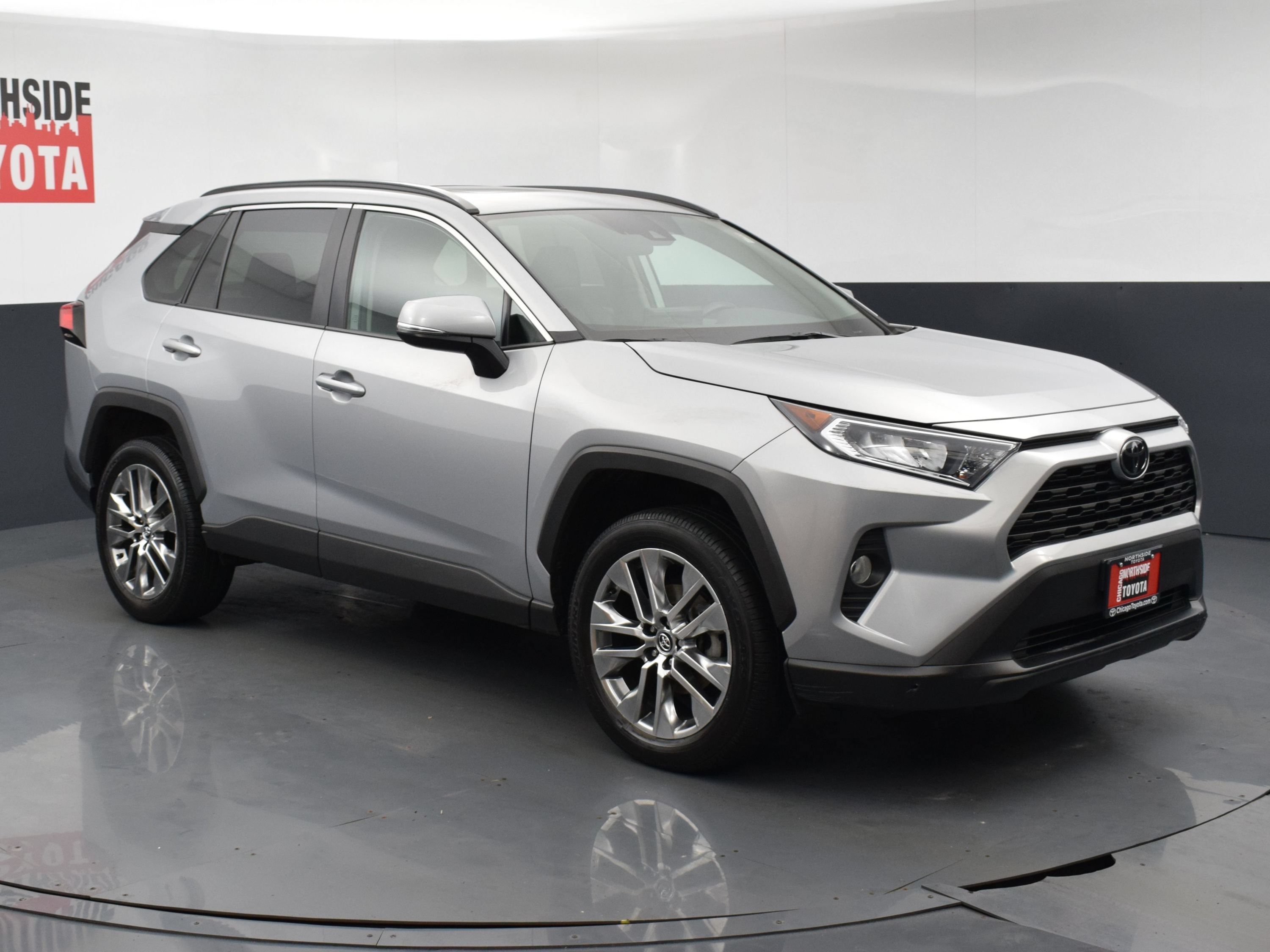Used 2020 Toyota RAV4 XLE Premium AWD/4WD image 6