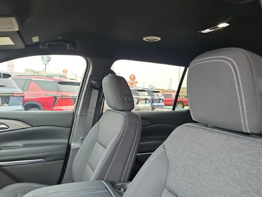 Used 2026 Chevrolet Traverse LT w/ Driver Confidence Package FWD image 18