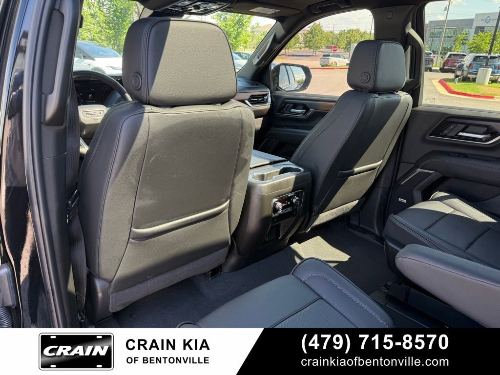 Used 2026 GMC Yukon Denali w/ Sun & Power Step Package AWD/4WD image 27