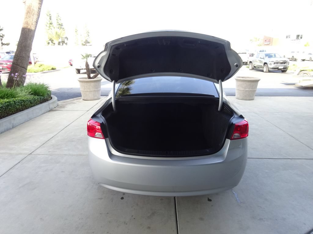 Certified 2018 Chevrolet Impala LT w/ LT Entertainment Package FWD image 31