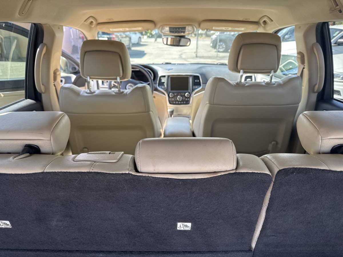 Used 2017 Jeep Grand Cherokee Limited RWD image 15