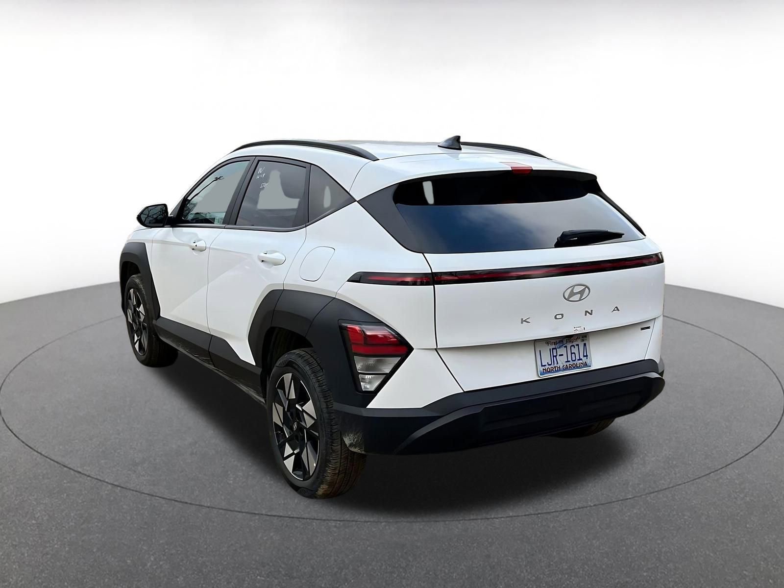 Used 2025 Hyundai Kona SEL image 12