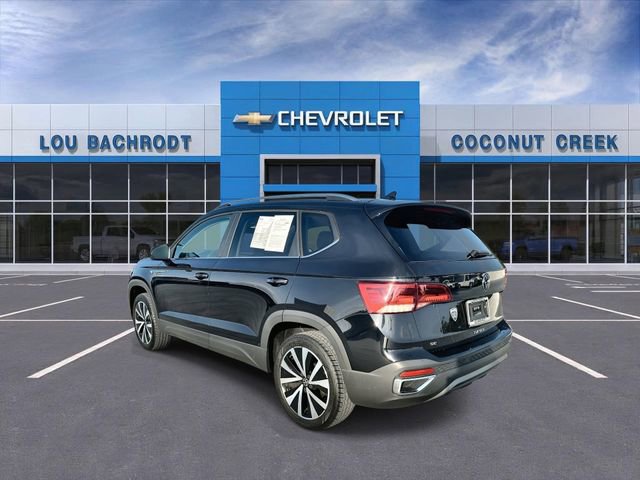 Used 2024 Volkswagen Taos SE image 6