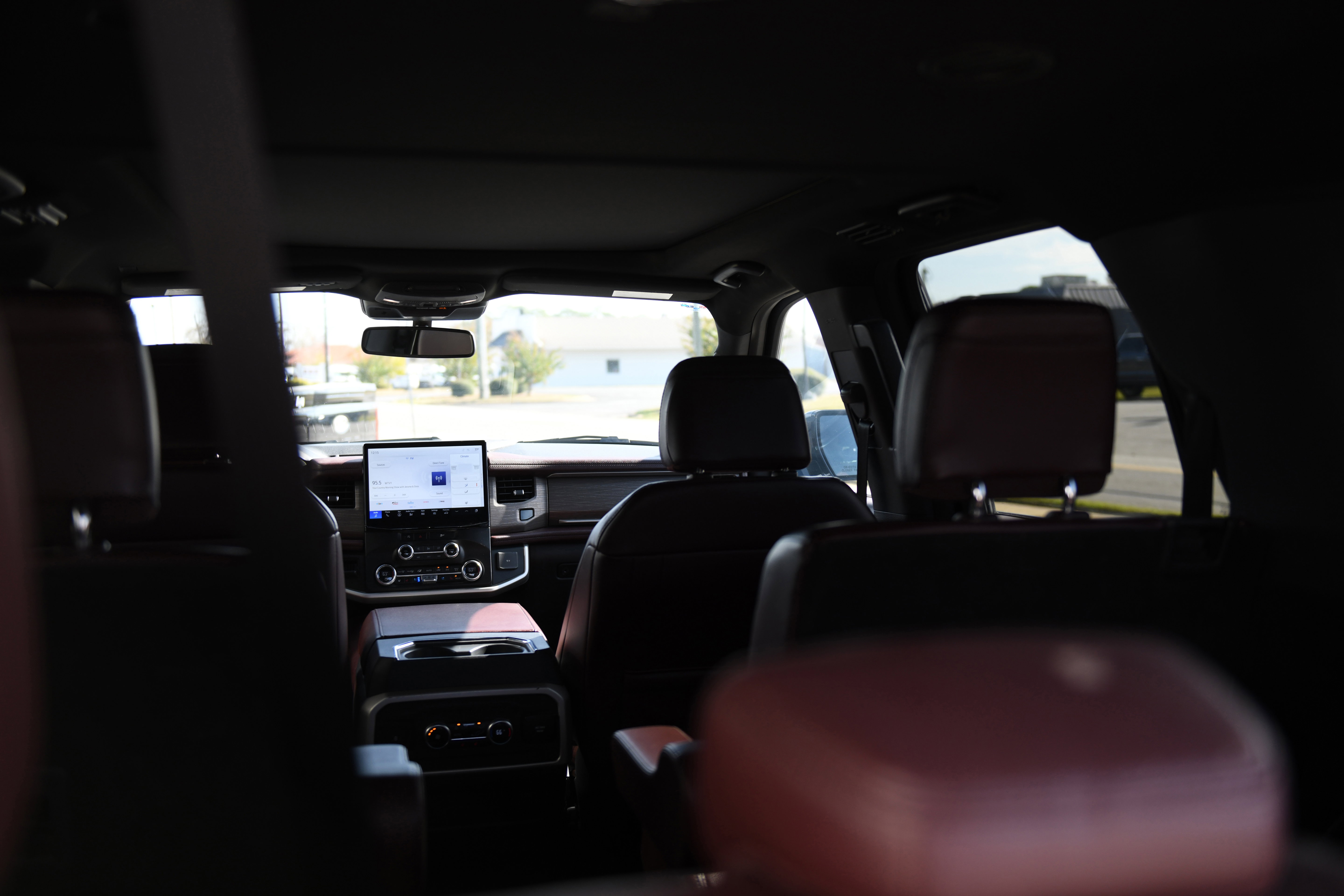 Used 2024 Ford Expedition Limited image 8