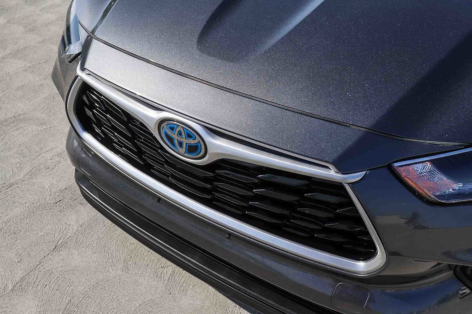 Used 2021 Toyota Highlander XLE image 8