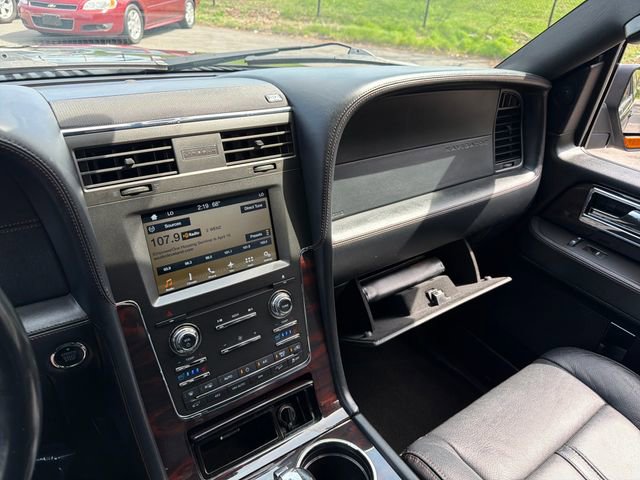 Used 2017 Lincoln Navigator L Reserve image 36