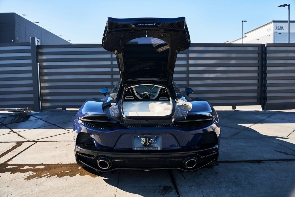 Used 2022 McLaren GT image 21