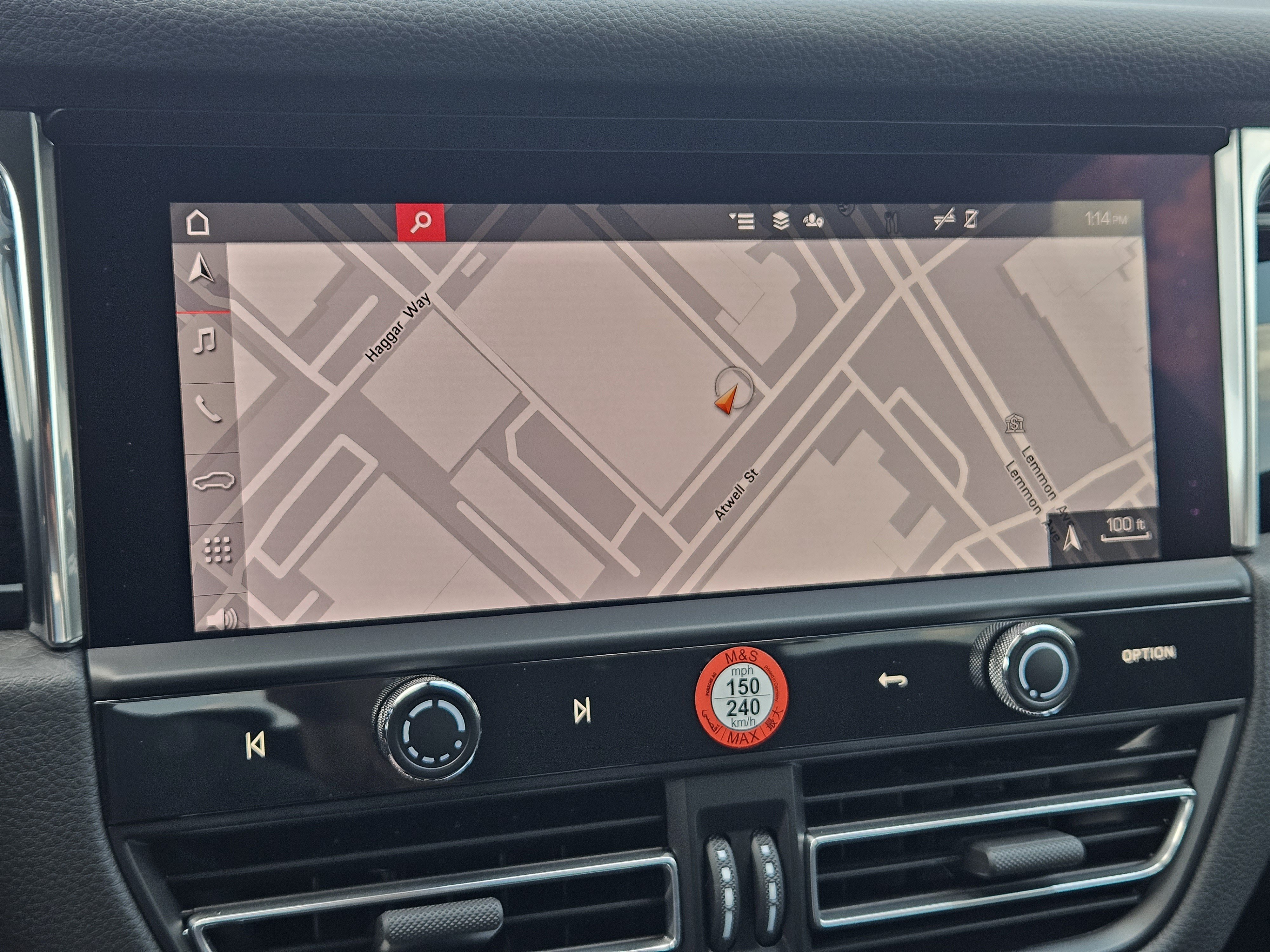 Certified 2025 Porsche Macan AWD/4WD image 17