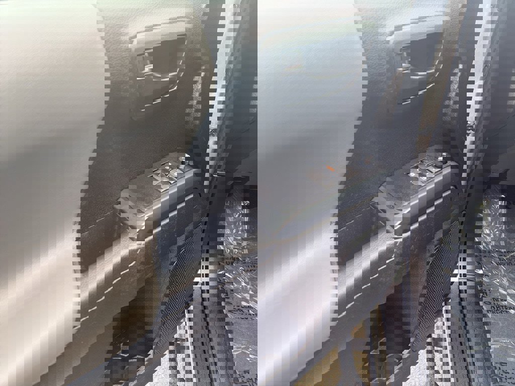 Used 2022 Toyota Tacoma SR w/ SX Package image 6