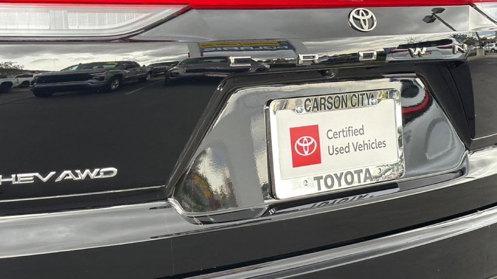 Certified 2025 Toyota Crown Signia AWD/4WD image 28