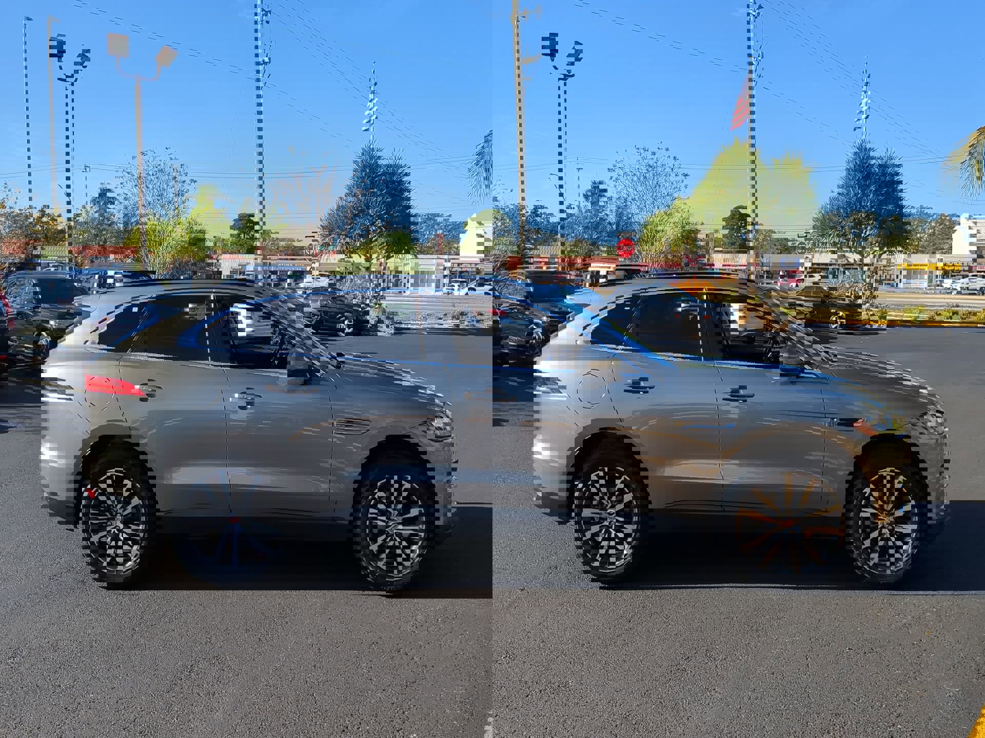 Used 2018 Jaguar F-PACE Prestige image 5