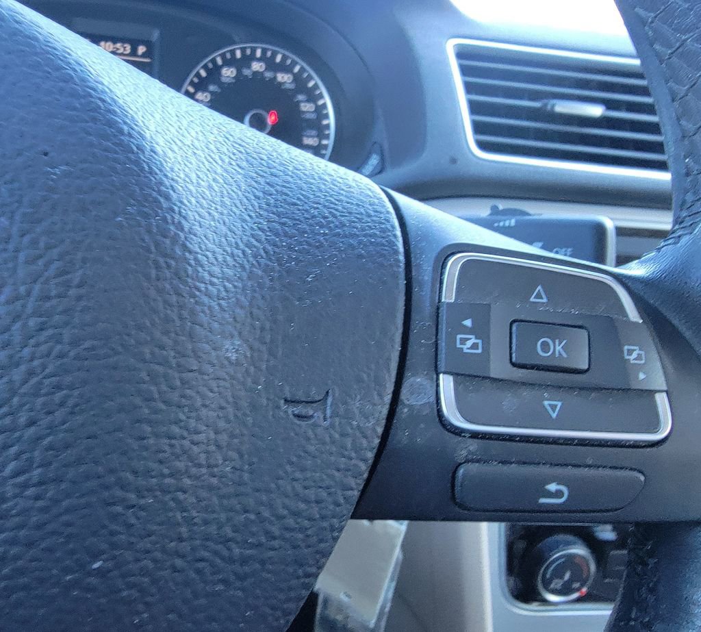 Used 2013 Volkswagen Passat 2.5 SE image 18