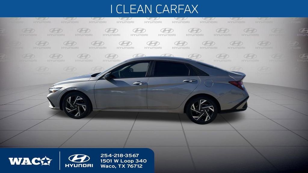 Used 2025 Hyundai Elantra Sport image 13