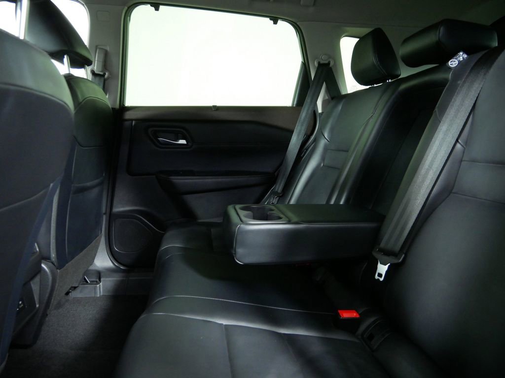 Used 2023 Nissan Rogue SV w/ SV Premium B Package image 16