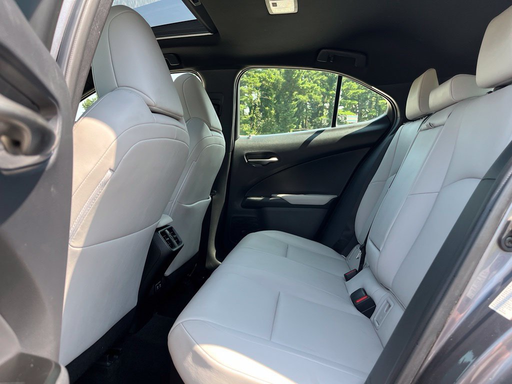 Used 2019 Lexus UX 250h w/ Premium Package AWD/4WD image 21