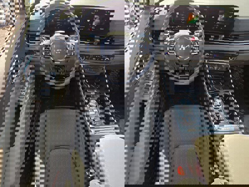 New 2026 Kia Carnival SX image 10