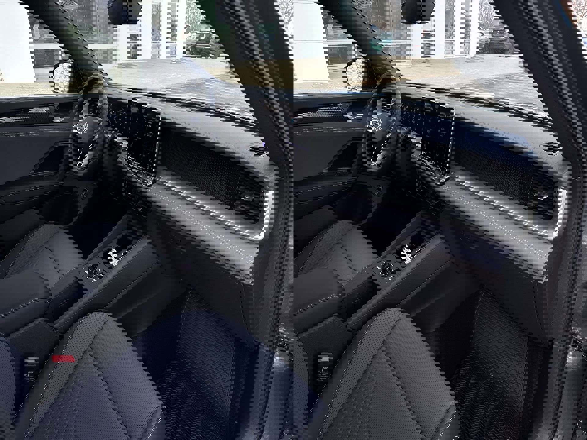 New 2026 Volkswagen Tiguan SE R-Line image 30