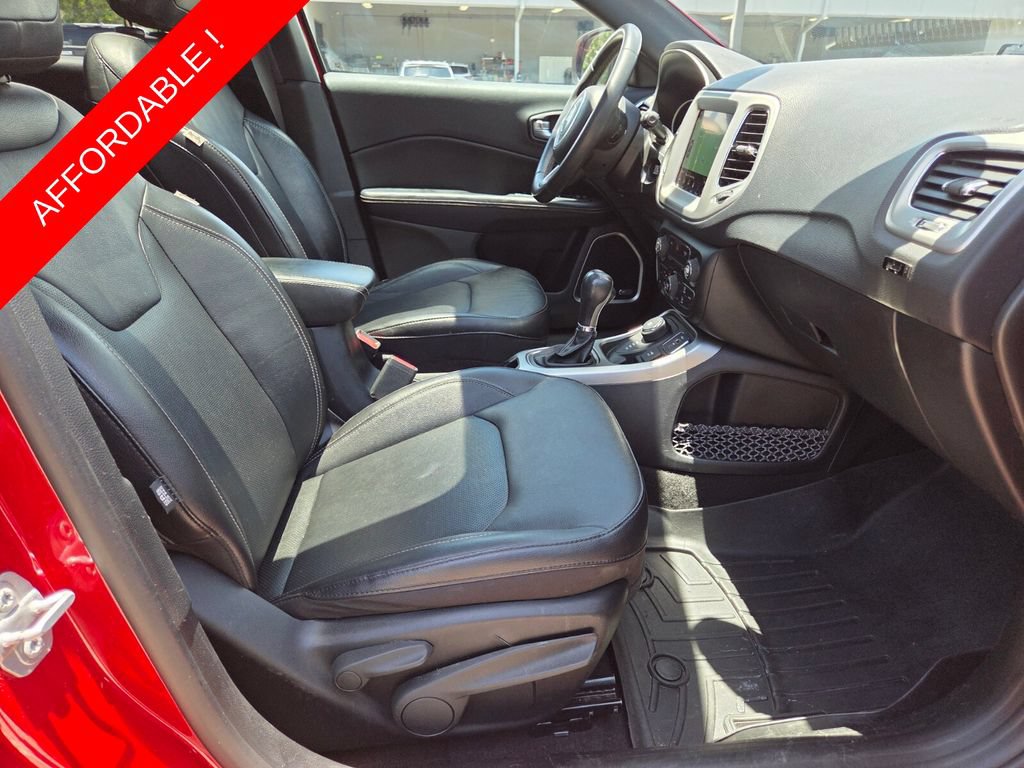 Used 2021 Jeep Compass Latitude w/ Sun and Sound Group AWD/4WD image 14
