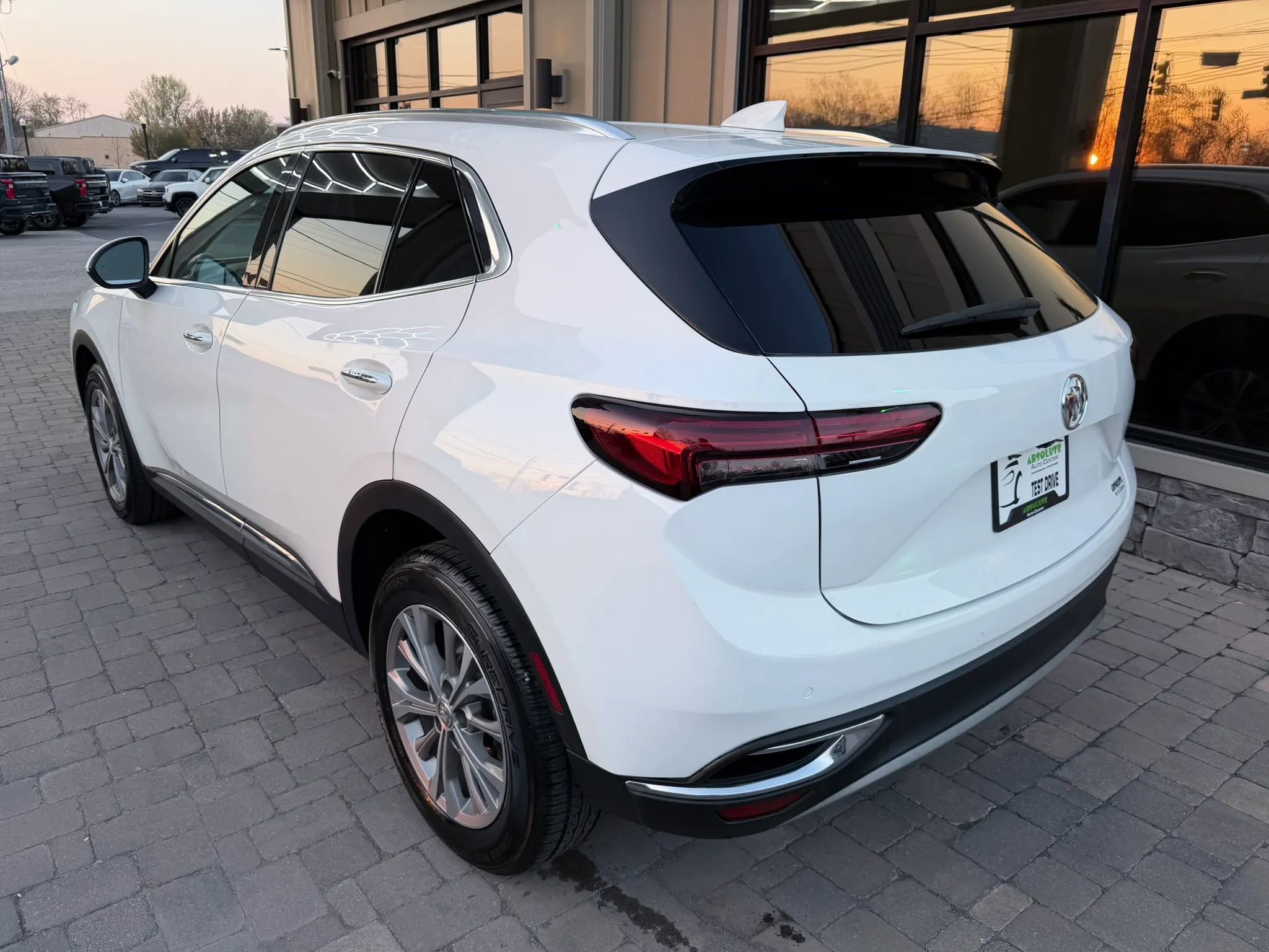 Used 2022 Buick Envision Preferred w/ Safety Package FWD image 3