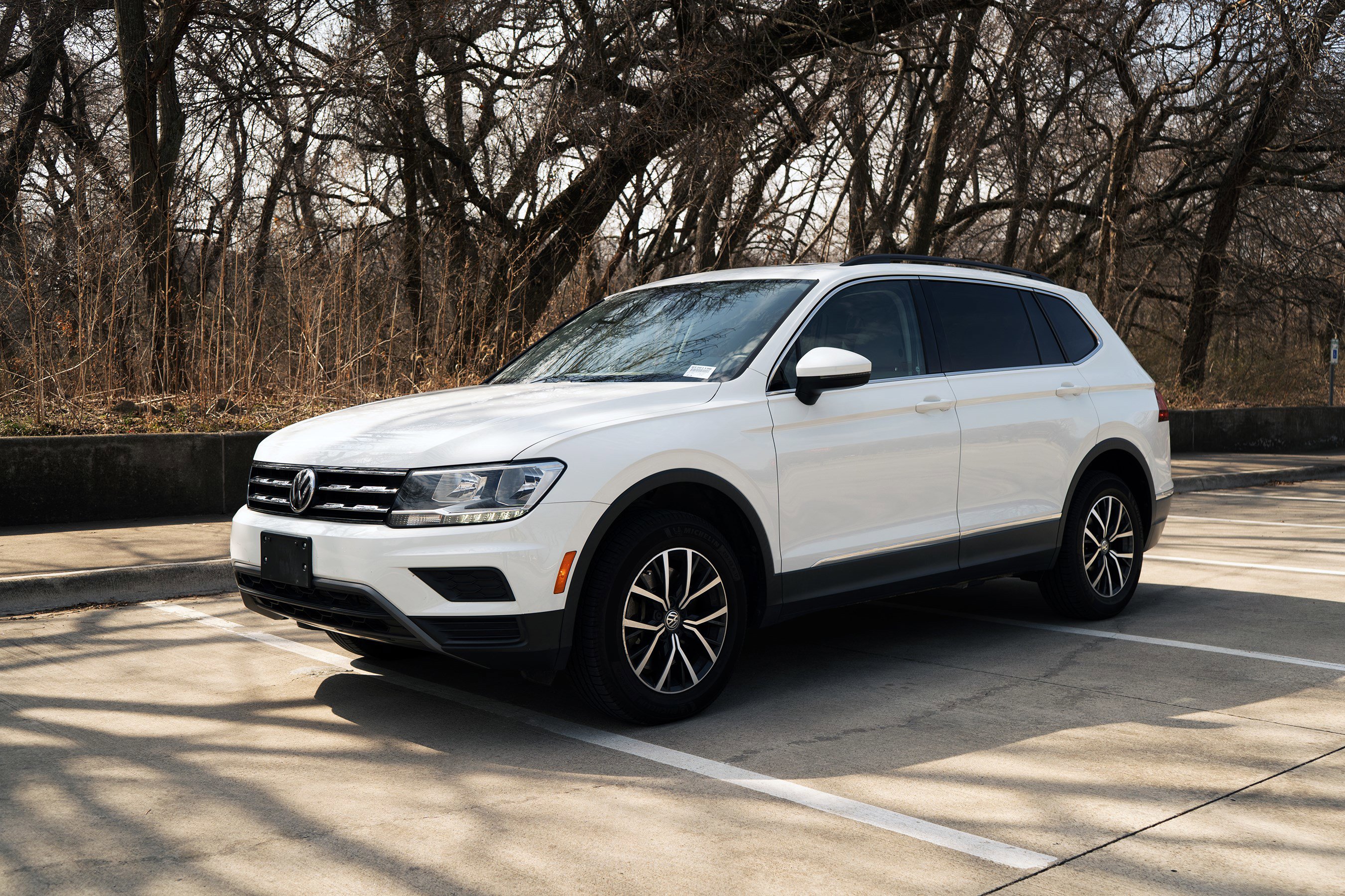 Used 2020 Volkswagen Tiguan SE w/ Panoramic Sunroof Package image 5