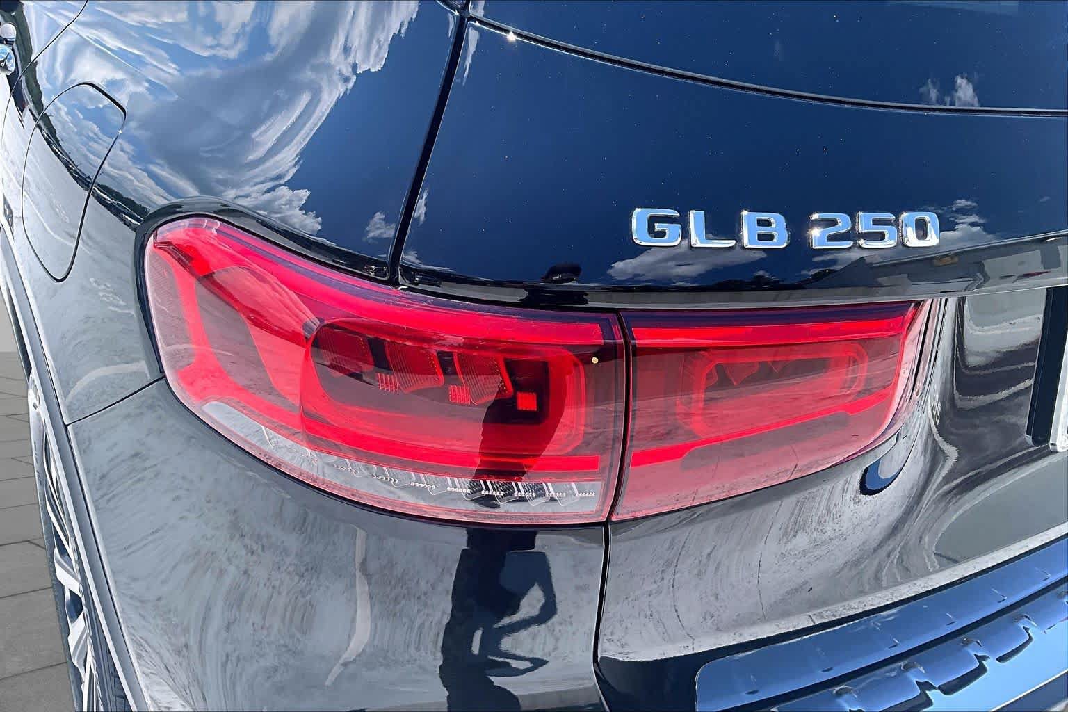 Used 2021 Mercedes-Benz GLB 250 image 28