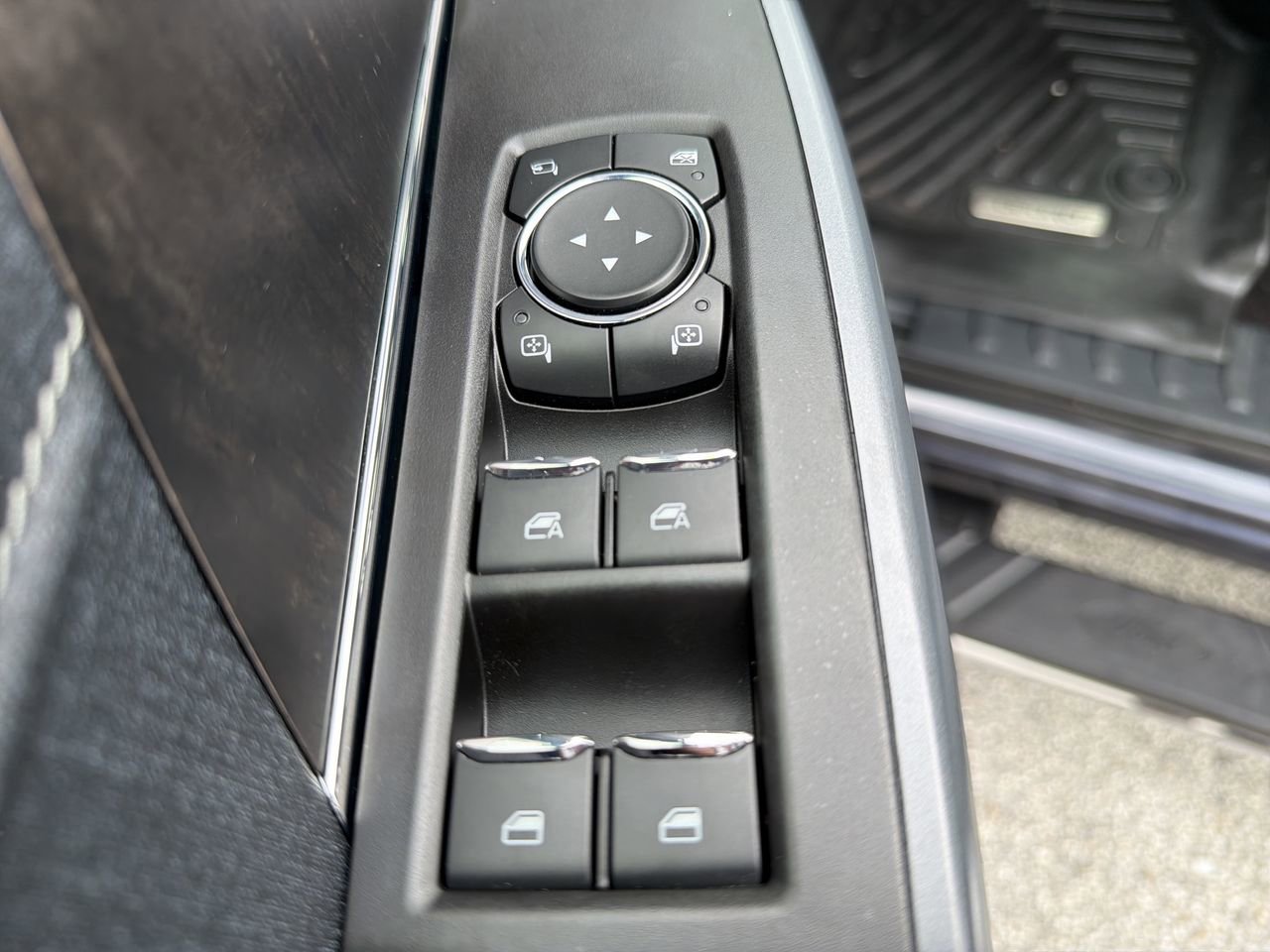 Used 2022 Ford F150 Lariat RWD image 17