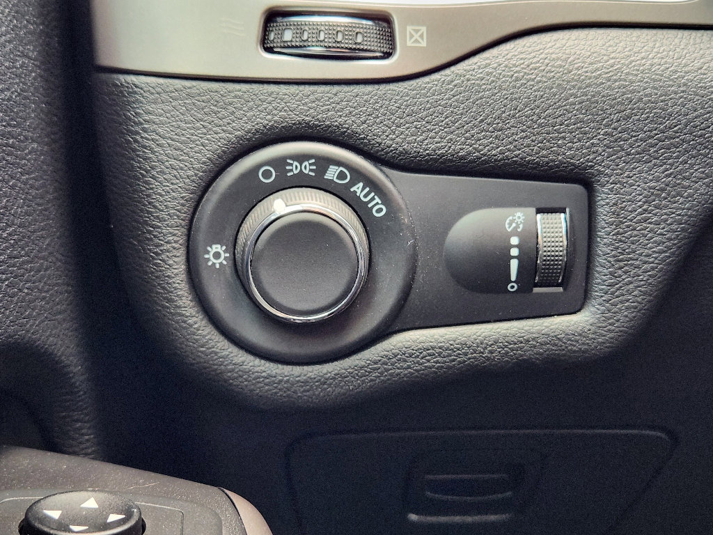 Used 2021 Jeep Cherokee Latitude image 21