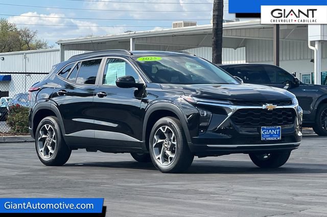 Used 2025 Chevrolet Trax LT w/ LT Convenience Package