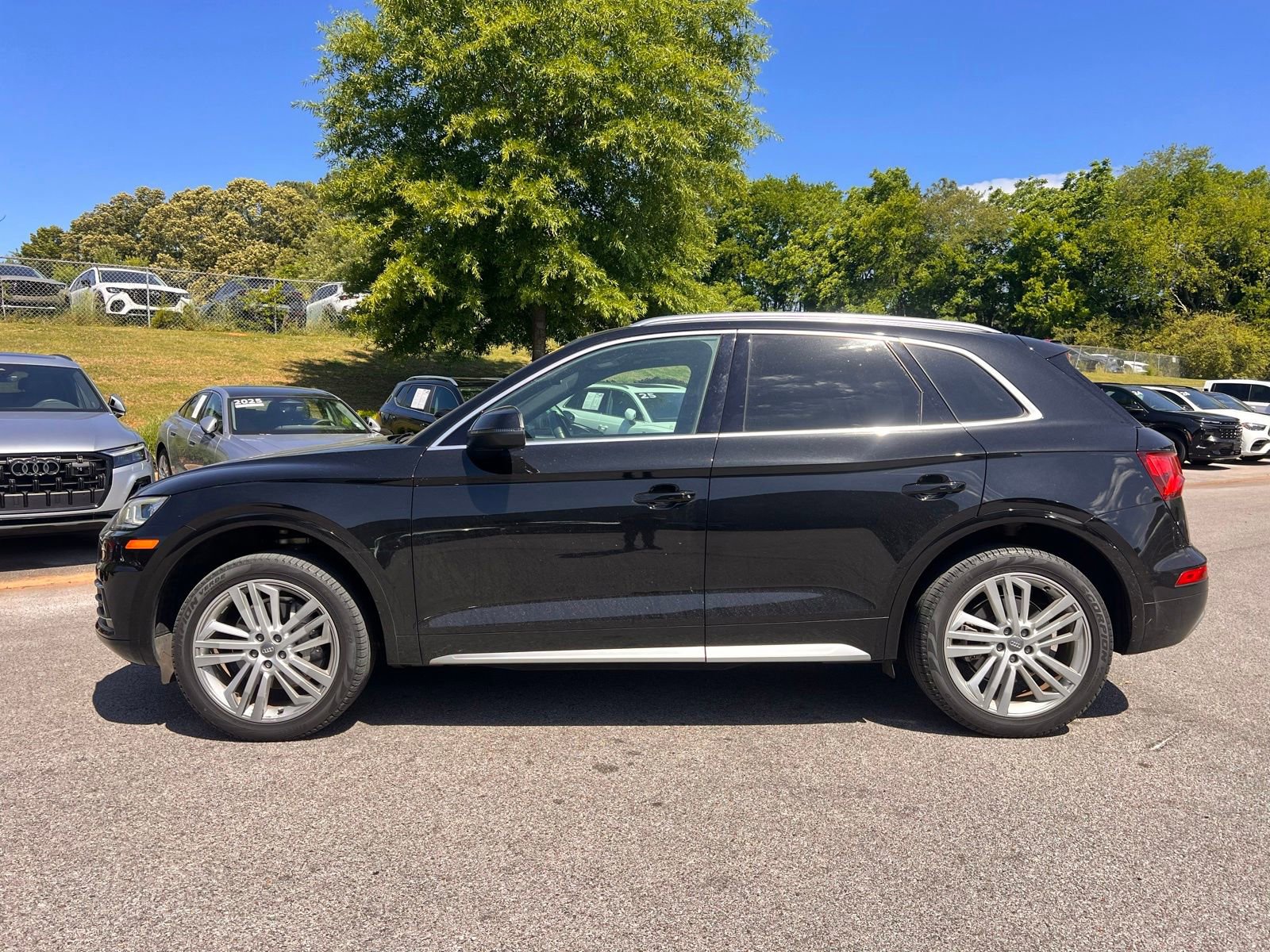 Used 2019 Audi Q5 2.0T Premium Plus w/ Premium Plus Package AWD/4WD image 3