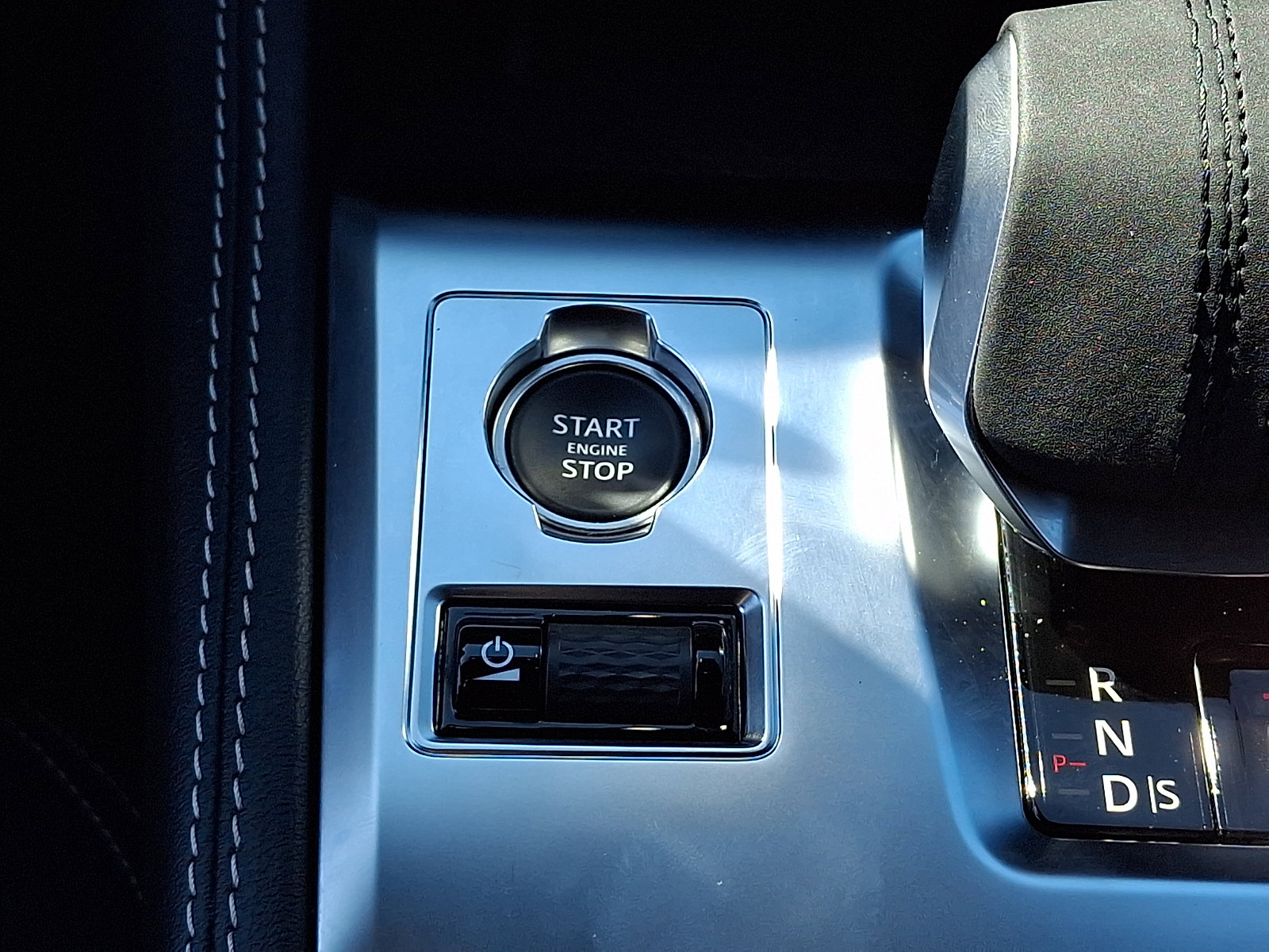 Used 2026 Jaguar F-PACE R-Dynamic S image 26