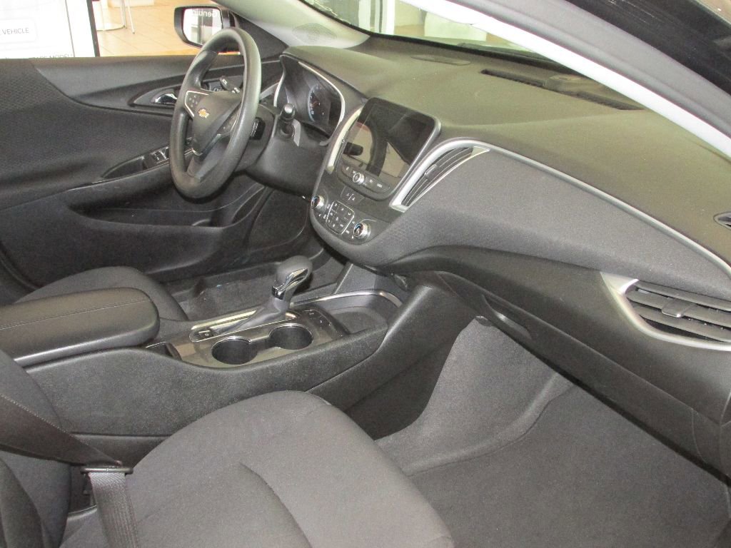 Used 2024 Chevrolet Malibu LT image 28