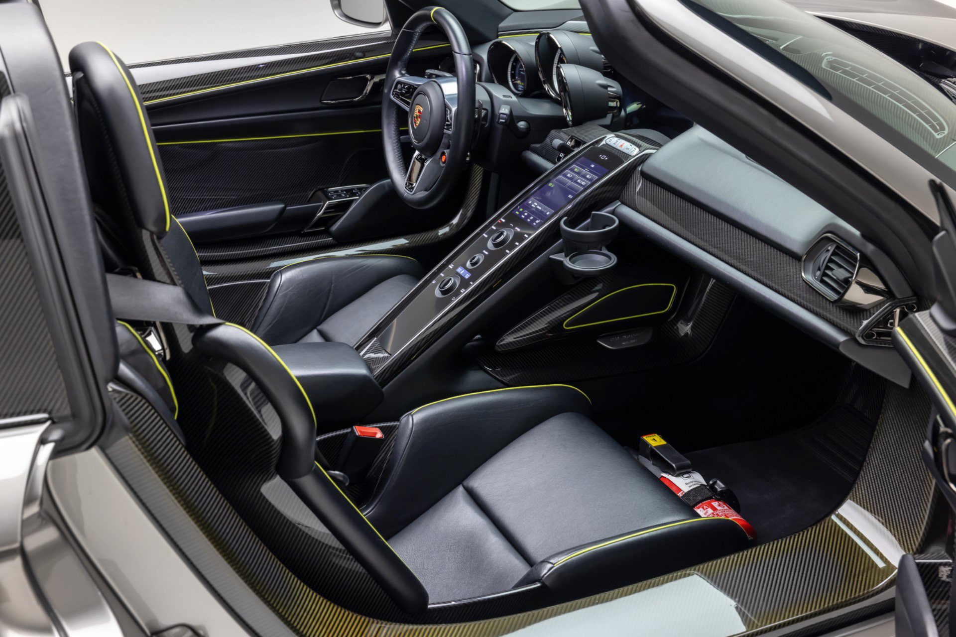 Used 2015 Porsche 918 Spyder AWD/4WD image 26