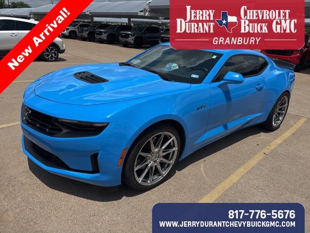 Used 2023 Chevrolet Camaro LT RWD image 1