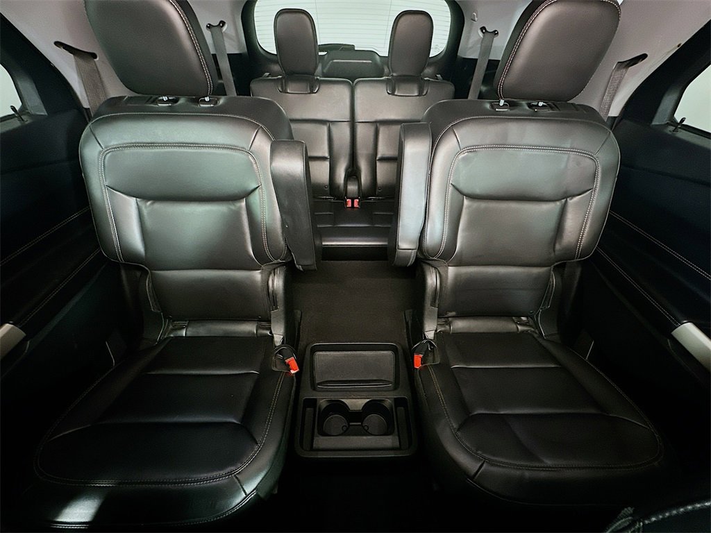 Used 2021 Ford Explorer XLT w/ Equipment Group 202A image 13