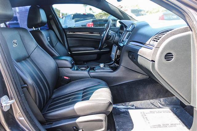 Used 2018 Chrysler 300 S image 17