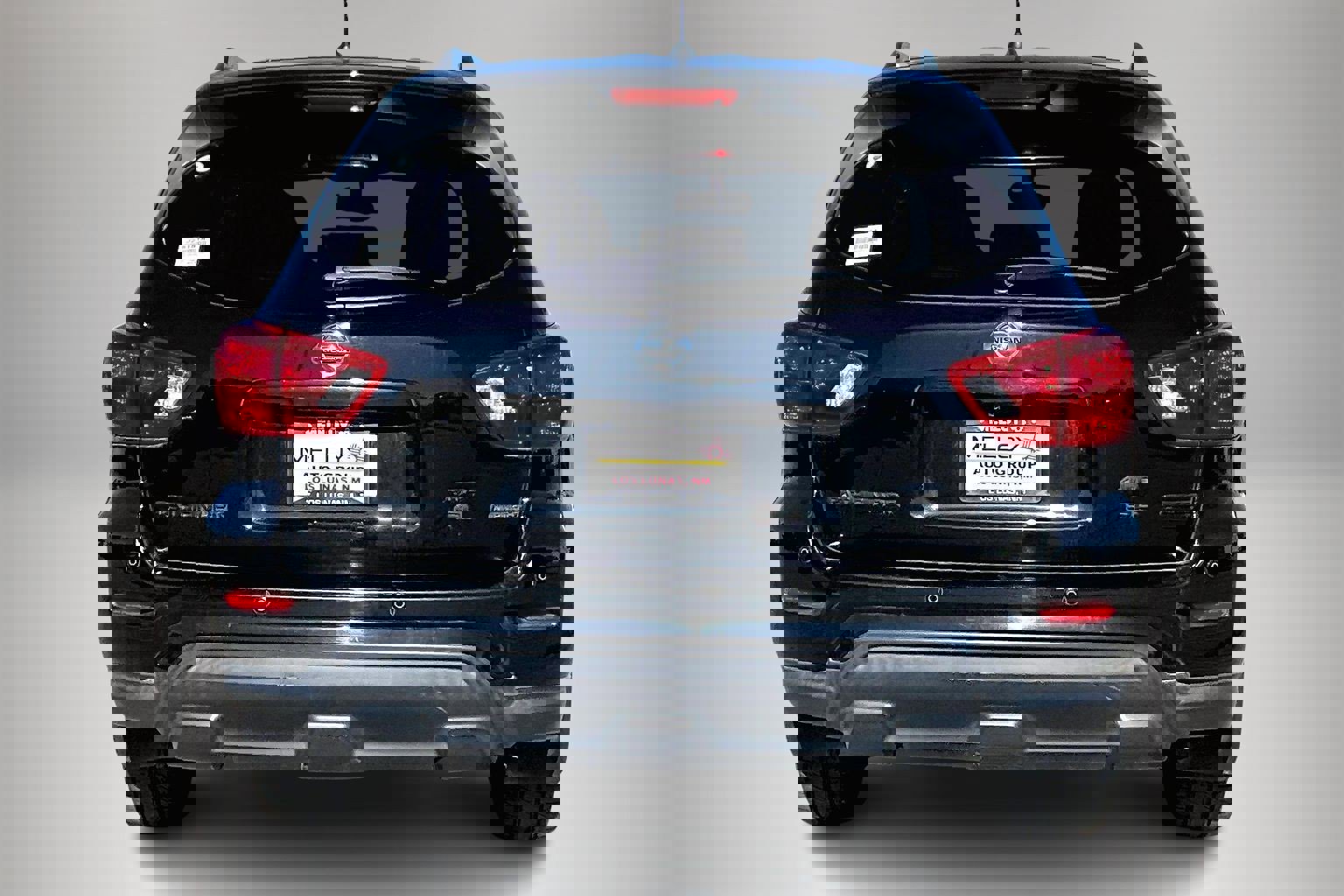 Used 2018 Nissan Pathfinder SL w/ Midnight Edition Package image 5