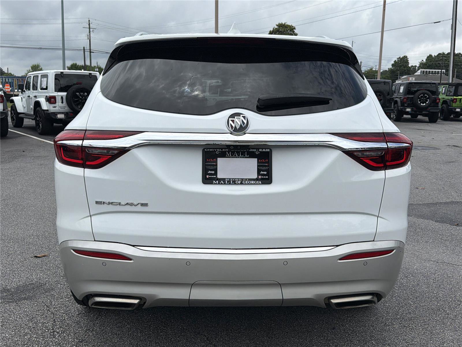 Used 2020 Buick Enclave Essence w/ Sound and Sites Package FWD image 6