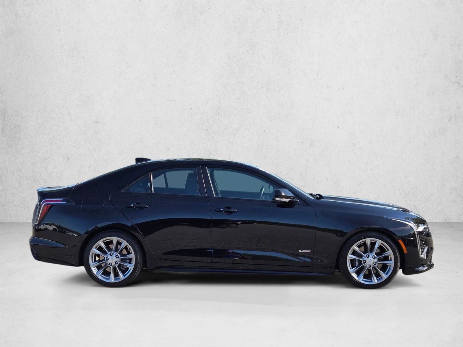 Used 2022 Cadillac CT4 V w/ Navigation Package RWD image 4