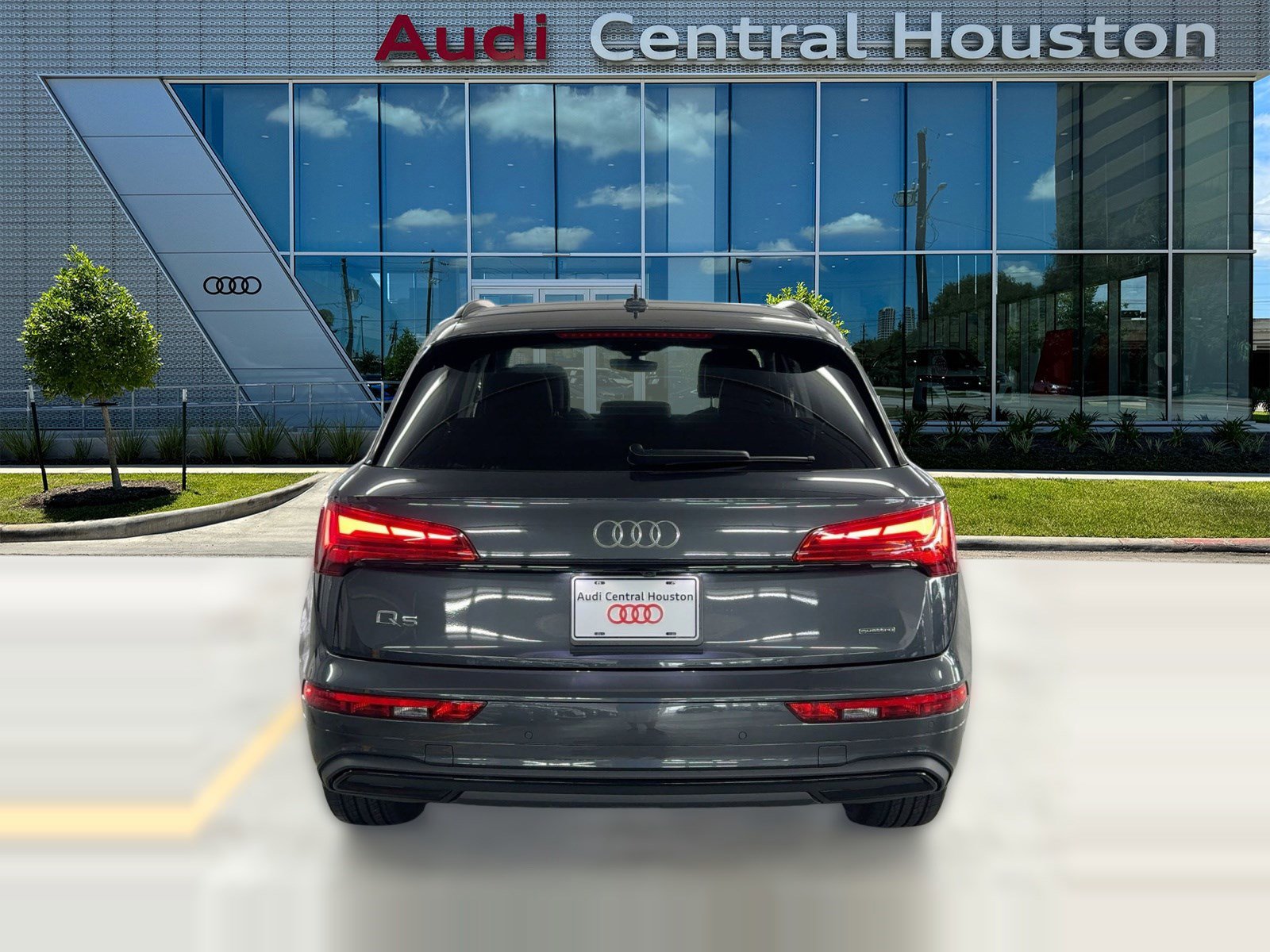 Certified 2024 Audi Q5 2.0T Premium Plus image 10