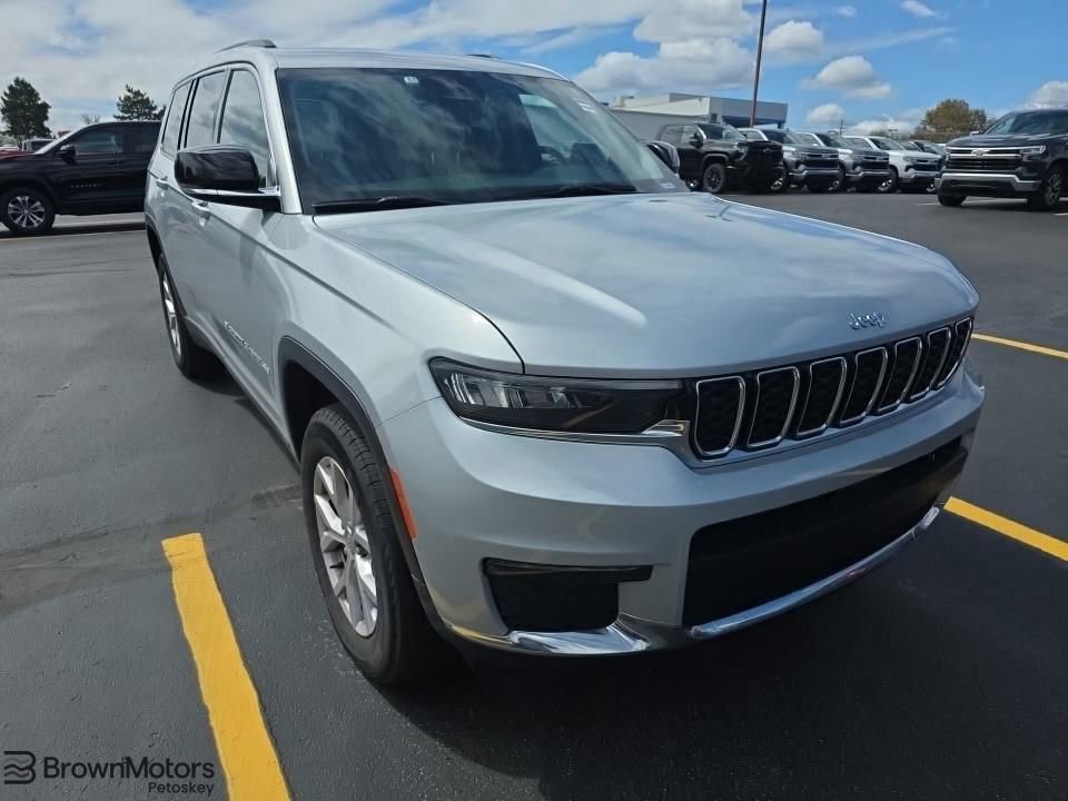 Used 2022 Jeep Grand Cherokee L Limited AWD/4WD image 1