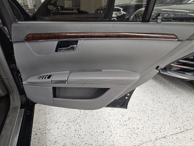 Used 2007 Mercedes-Benz S 550 image 35