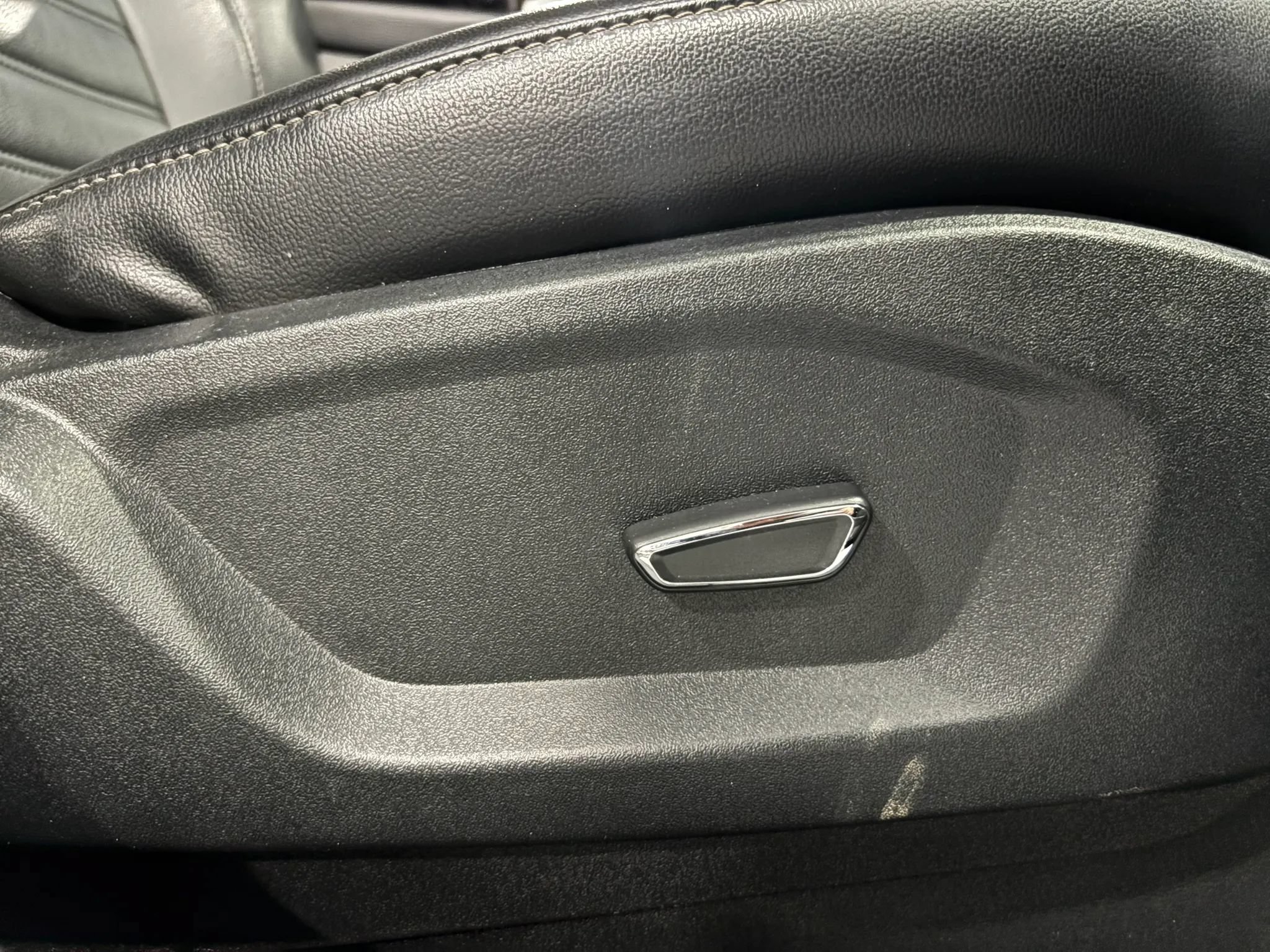 Used 2017 Ford Edge SEL w/ Equipment Group 201A FWD image 20