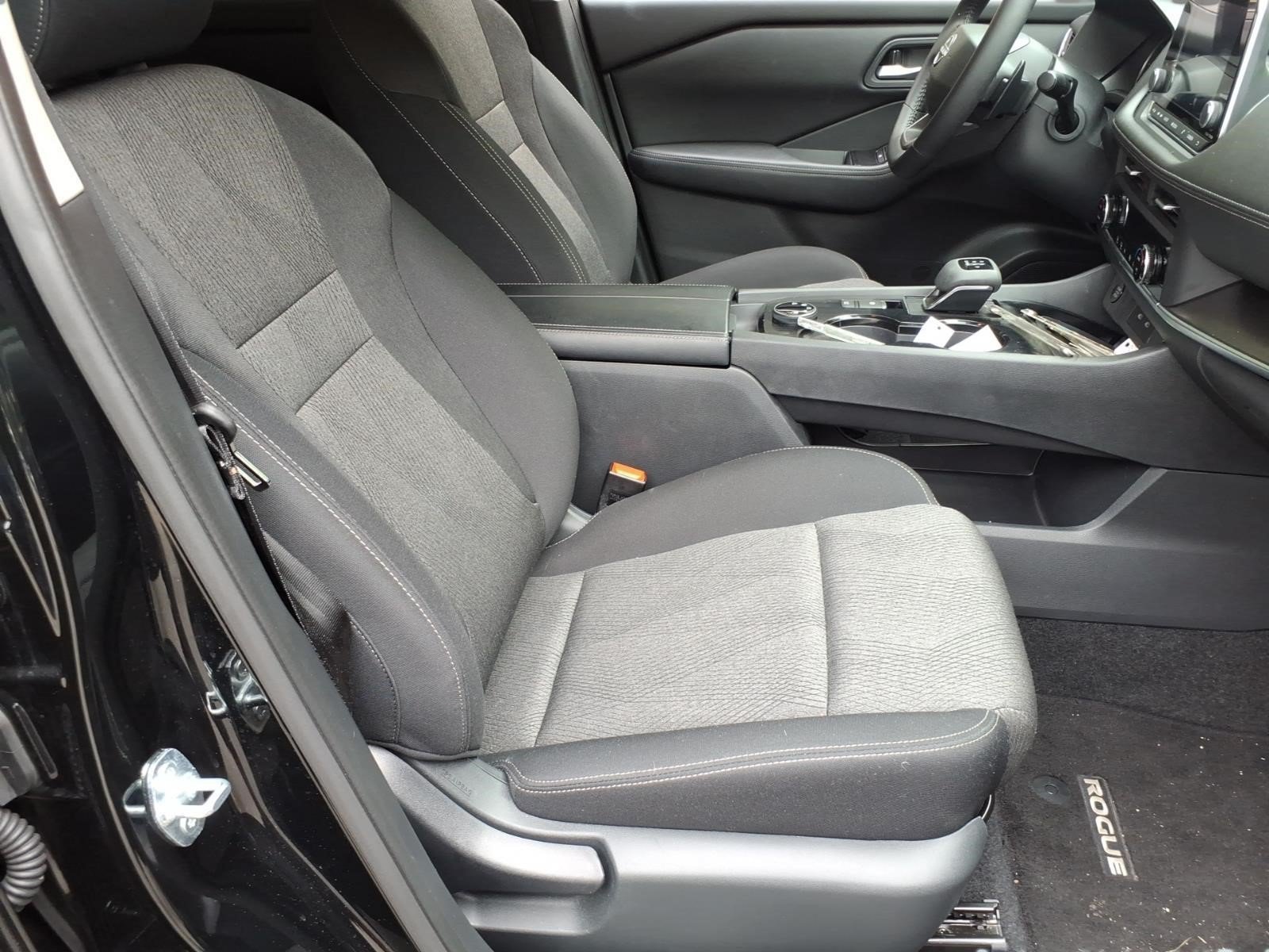 Used 2026 Nissan Rogue SV AWD/4WD image 6