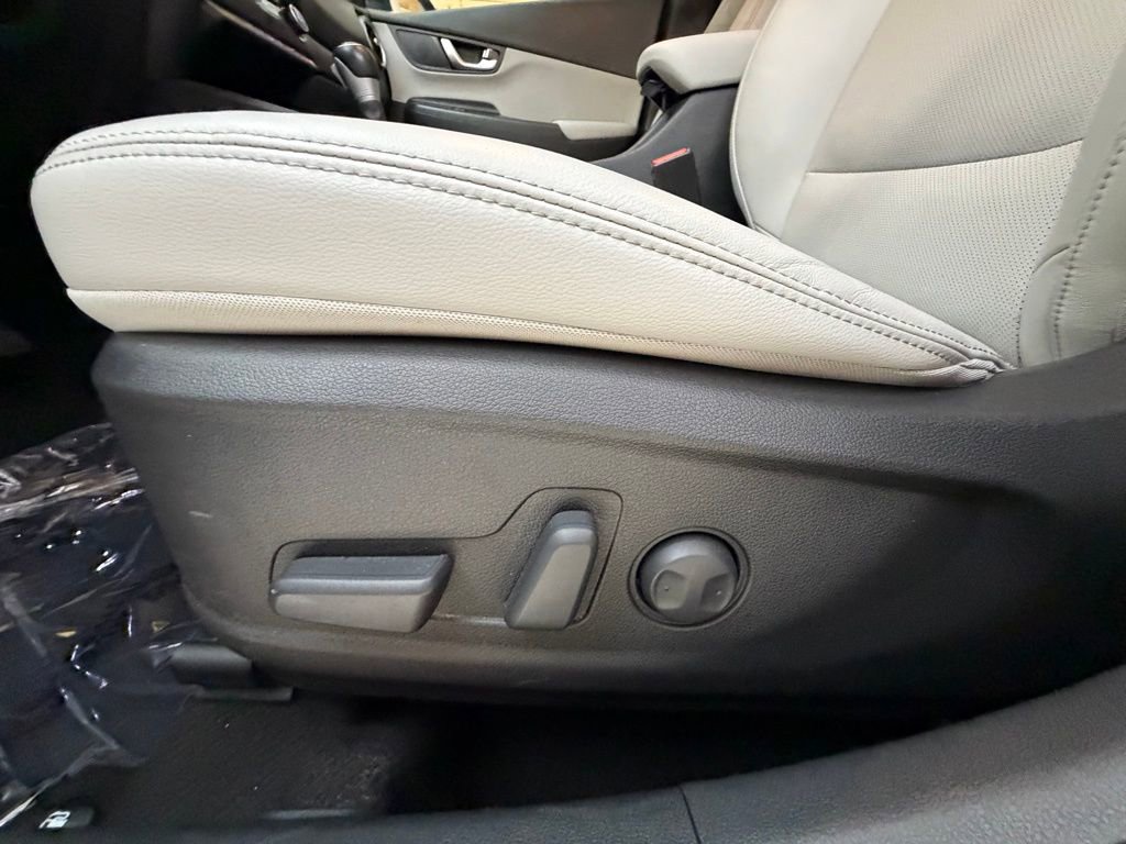 Certified 2022 Hyundai Kona Limited image 26