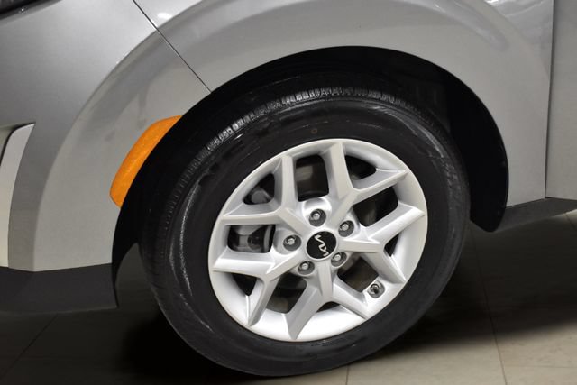 Used 2025 Kia Soul LX w/ LX Technology Package FWD image 34