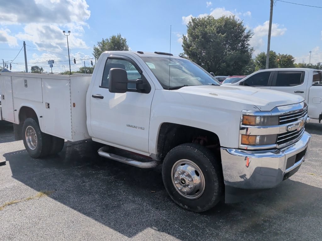 Used 2015 Chevrolet Silverado 3500 W/T RWD image 2