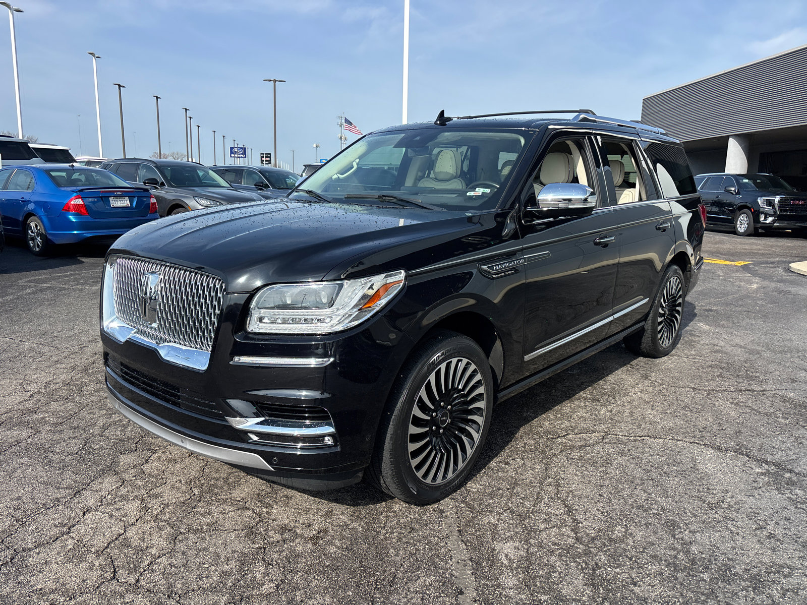 Used 2021 Lincoln Navigator Black Label w/ Cargo Convenience Package image 3