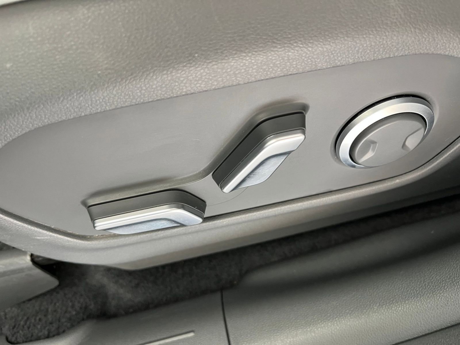Used 2025 Hyundai Santa Fe SEL AWD/4WD image 22